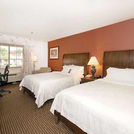 Hilton Garden Inn Palm Springs/Ранчо-Мірідж Екстер'єр фото
